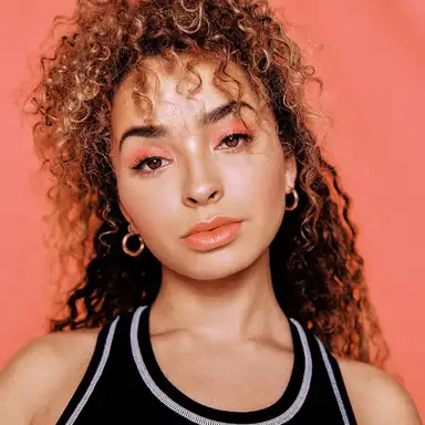 Ella Eyre