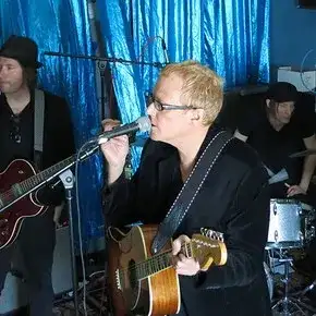 2014-04-24: Live on WFMU's Underwater Theme Park With Meghan: WFMU Studio, Jersey City, NJ, USA