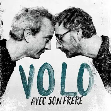 Avec son frère