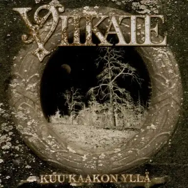 Kuu kaakon yllä